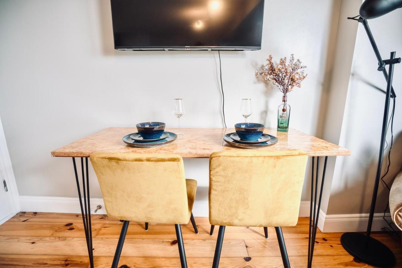 Modern Penthouse Apartment In Cobh Town Eksteriør bilde