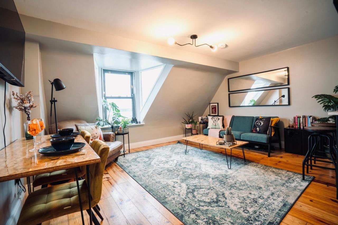 Modern Penthouse Apartment In Cobh Town Eksteriør bilde